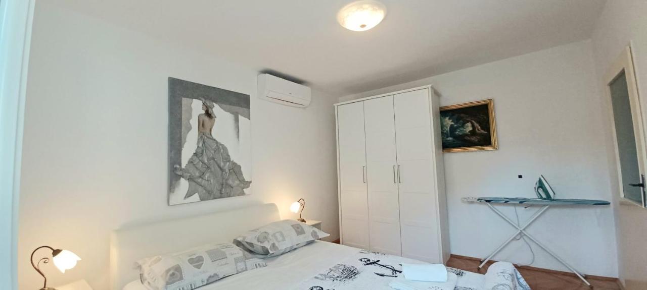 Apartman Perina Trogir Bagian luar foto