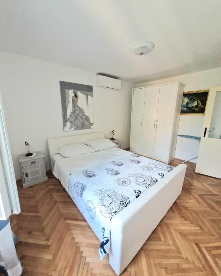 Apartman Perina Trogir Bagian luar foto
