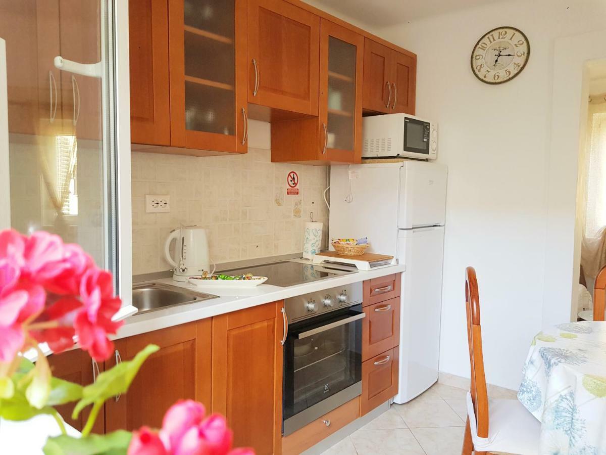Apartman Perina Trogir Bagian luar foto